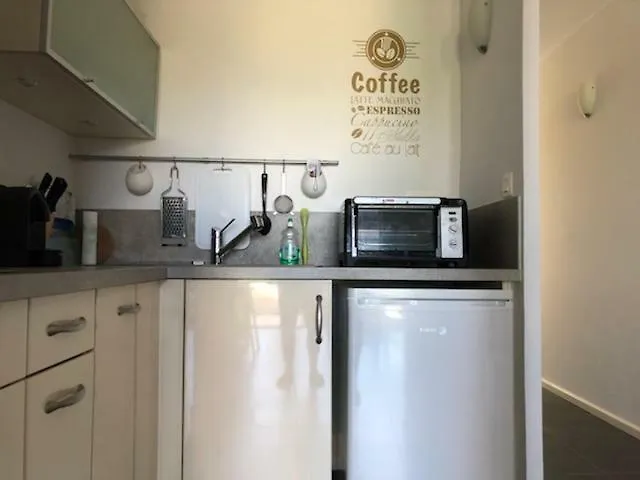 Les Pieds Dans L'eau ! *